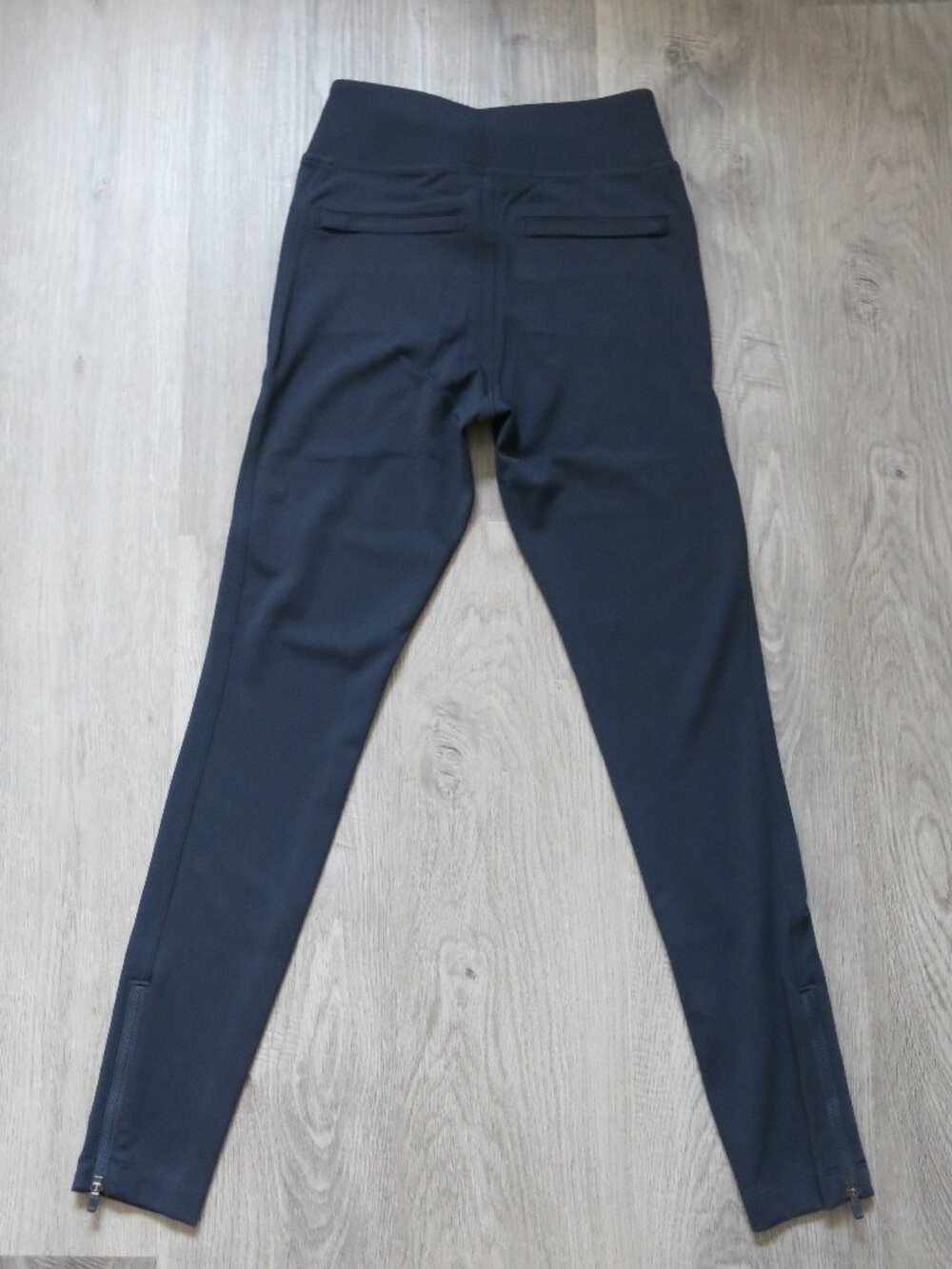 Athleta Dark Blue Sleek Ankle Zipper Detail Skinny Leg Athletic Pants - Size XS